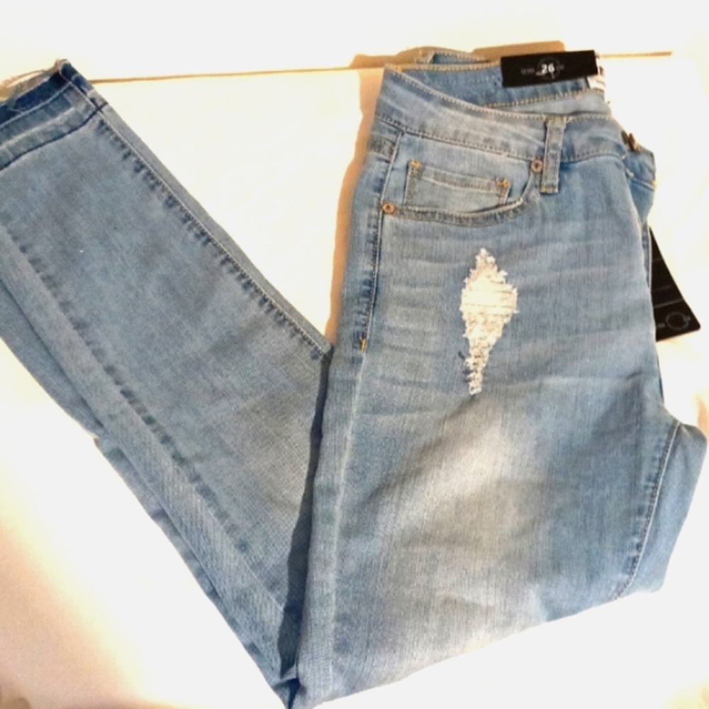 NWT  Women's Umgee Ankle Jeans